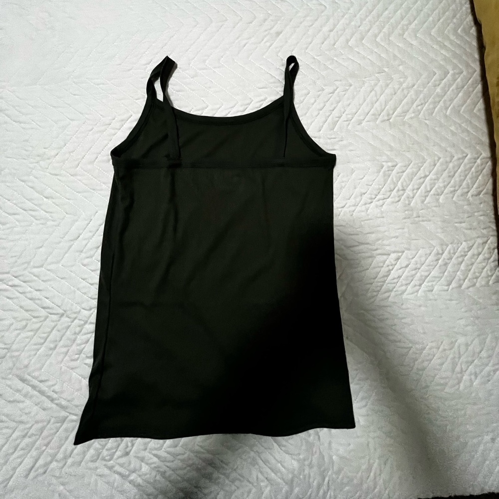Ribbed olive green tank top, great to layer or on its own. Army green - Picture 2 of 4